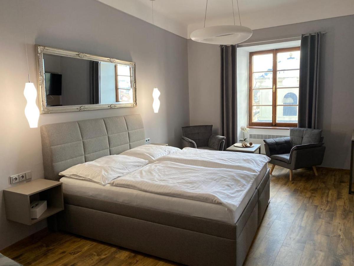 Hotel Gurman Horsovsky Tyn ภายนอก รูปภาพ